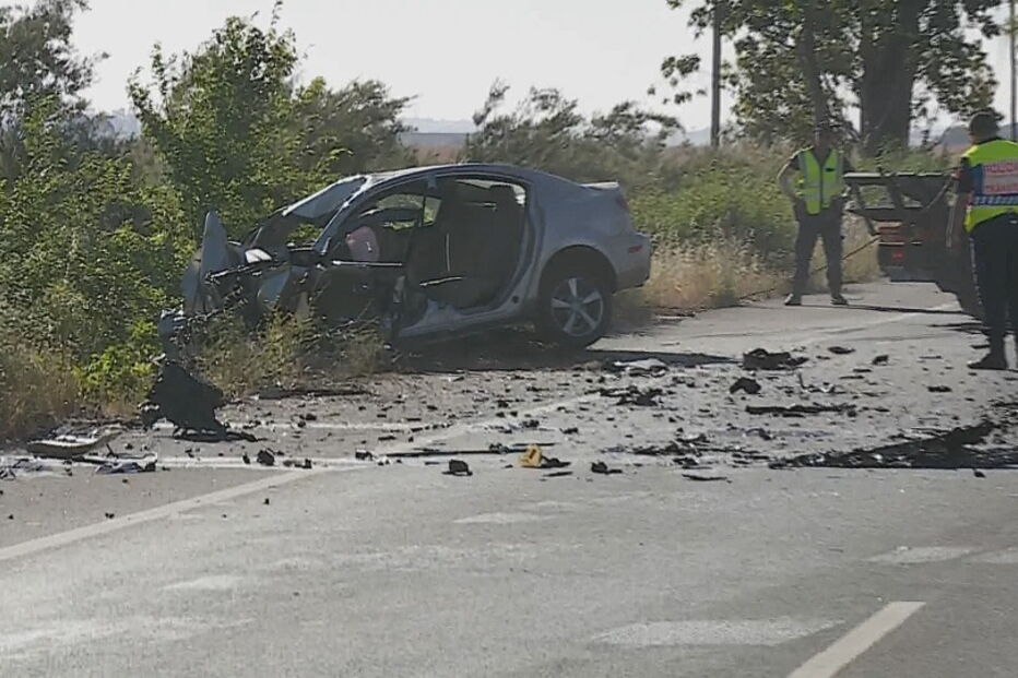 Acidente entre carro e camião faz um ferido grave na EN10 em Vila Franca de Xira