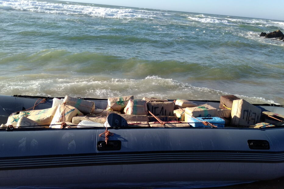 Os 58 fardos de droga foram encontrados durante uma operação policial de rotina.