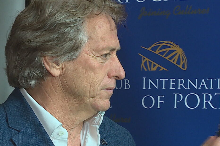 Flamengo dá 4 milhões de euros por época a Jorge Jesus