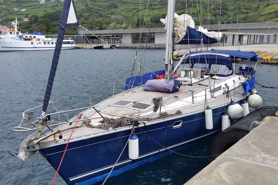 PJ apanha veleiro com 600 quilos de ‘coca’ nos Açores