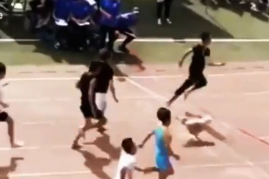 Cão surpreende atletas e quase vence prova