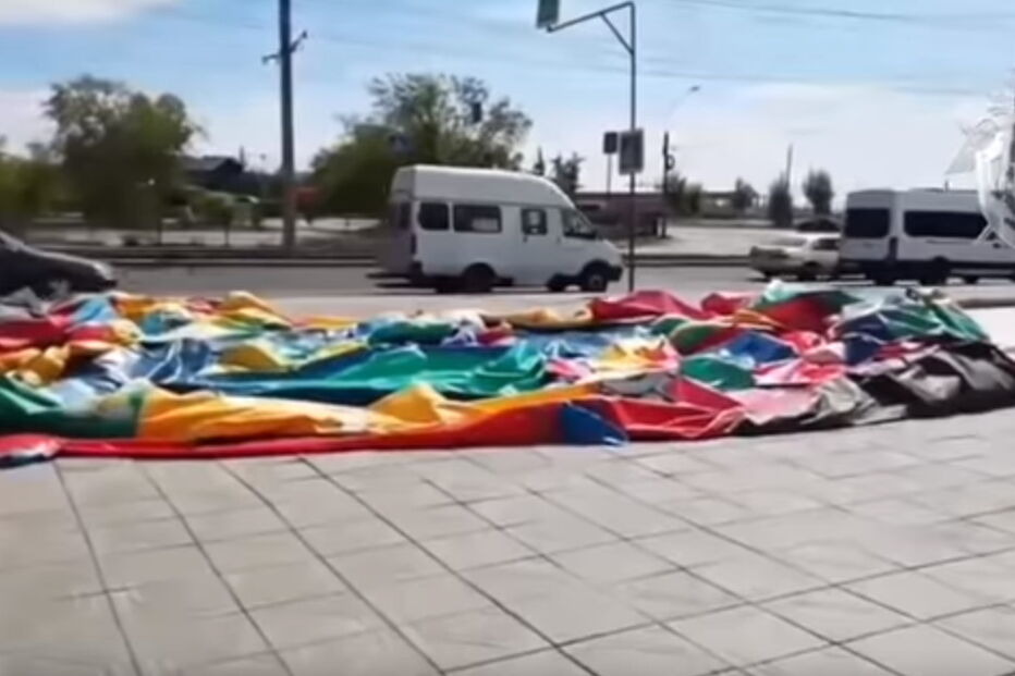 Quatro crianças em coma depois de insuflável em que brincavam ter sido arrastada pelo vento na Rússia