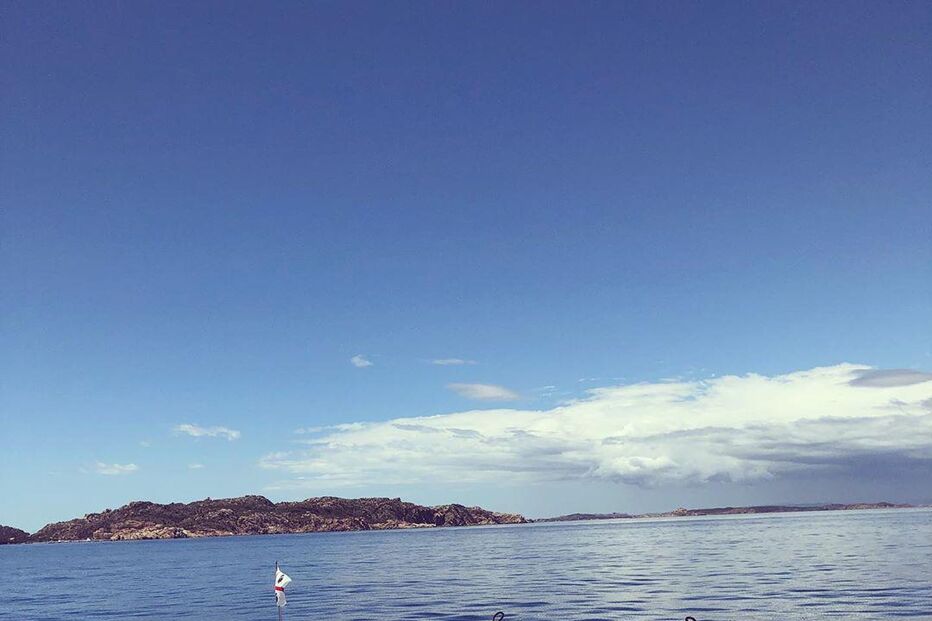 Éder passa férias com a mulher na Sardenha