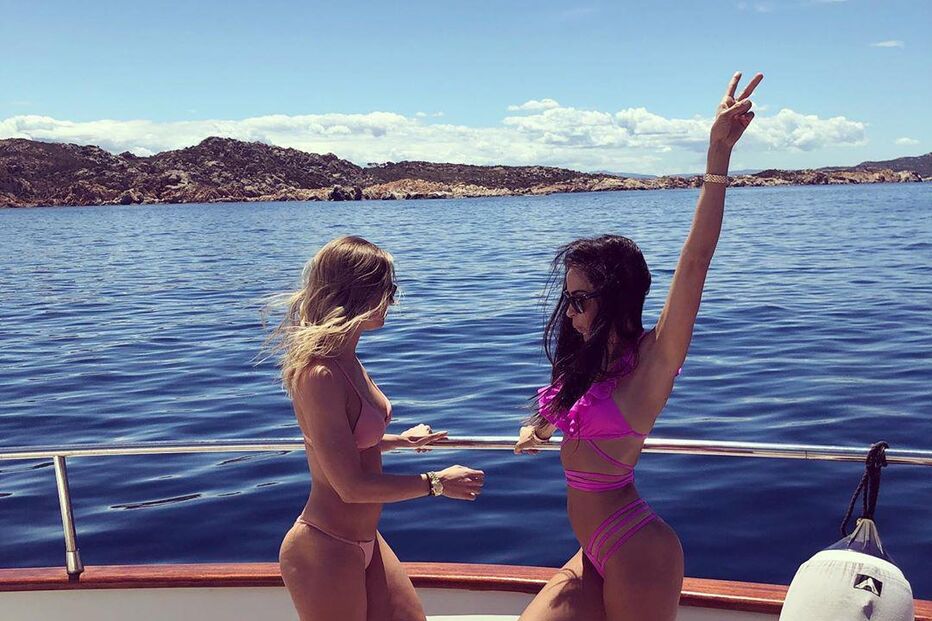 Éder passa férias com a mulher na Sardenha