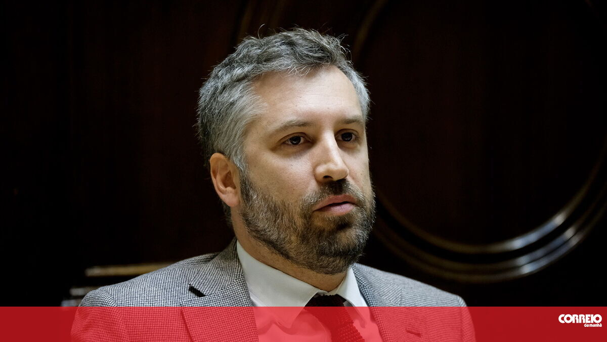 ‘It’s clear to everyone’ that there are problems at Lisbon airport, says infrastructure minister