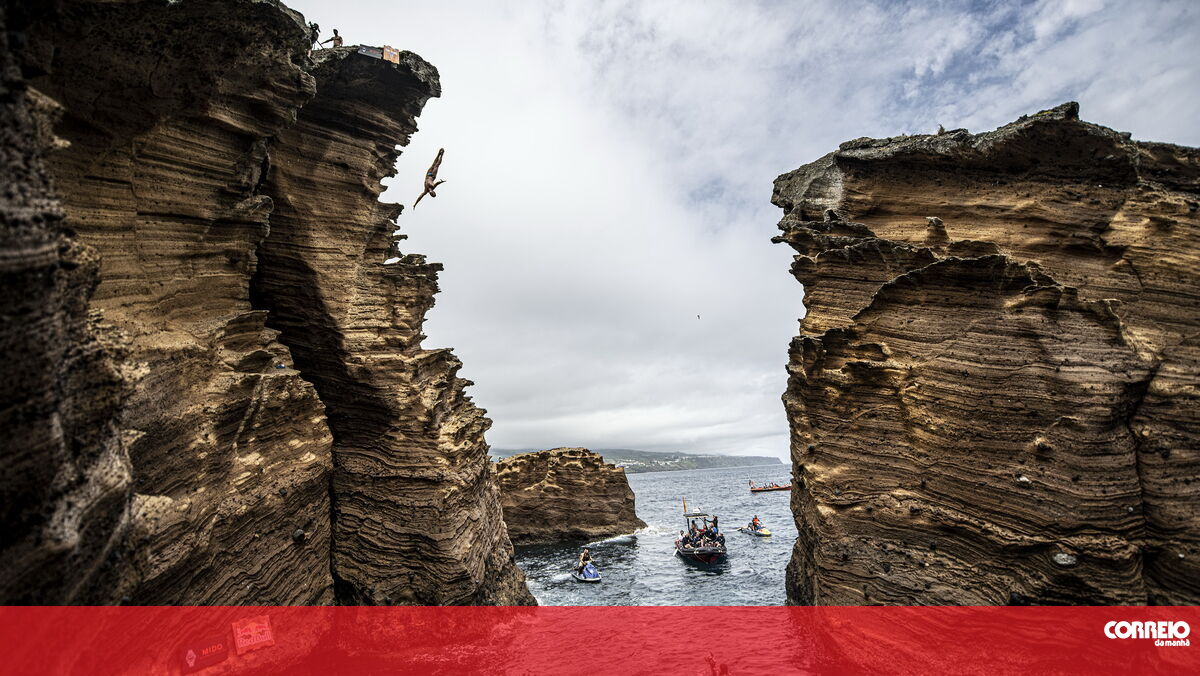 Ihéu de Vila Franca do Campo é palco de mais uma etapa de Red Bull Cliff Diving Desporto