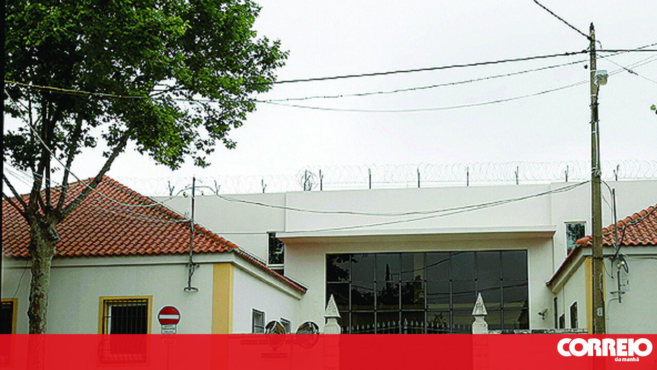 Off-Duty Prison Guard Captures Escaped Inmate in Lisbon - A Heroic Act