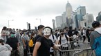 Balas de borracha disparadas contra manifestantes em Hong Kong