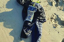 Casaco foi abandonado no areal da praia 