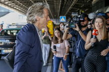 Jorge Jesus no aeroporto de Lisboa rumo a Madrid, onde vai falar com o presidente do Flamengo, Rodolfo Landim 