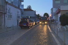 Incêndio em prédio na Moita 