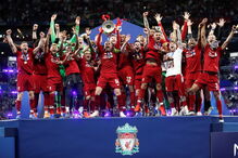 Liverpool recebe troféu da Liga dos Campiões após vencer Tottenham