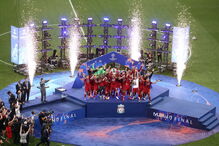 Liverpool recebe troféu da Liga dos Campiões após vencer Tottenham