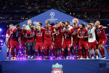 Liverpool recebe troféu da Liga dos Campiões após vencer Tottenham