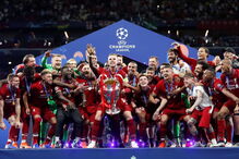 Liverpool recebe troféu da Liga dos Campiões após vencer Tottenham