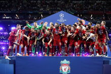 Liverpool recebe troféu da Liga dos Campiões após vencer Tottenham