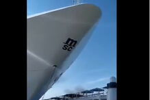 Navio de Cruzeiro da MSC descontrolado derruba embarcação e vai contra cais de Veneza