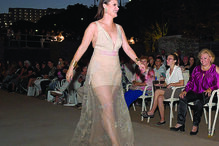 Elma brilha em desfile