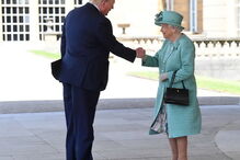 Donald Trump e Melania recebidos em Buckingham