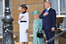 Donald Trump e Melania recebidos em Buckingham