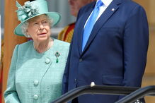 Donald Trump e Melania recebidos em Buckingham