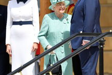 Donald Trump e Melania recebidos em Buckingham