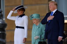 Donald Trump e Melania recebidos em Buckingham