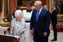 Donald Trump com a rainha Isabel II