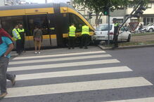 Acidente entre metro e carro em Vila Nova de Gaia