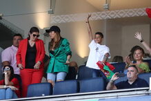 Família de Cristiano Ronaldo reunida nas bancadas do Dragão para torcer pela Seleção Nacional