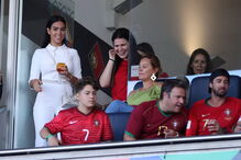 Georgina Rodríguez nas bancadas do Dragão para torcer pela Seleção Nacional