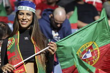 Adeptos portugueses torcem pela Seleção Nacional na final da Liga das Nações