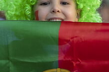 Adeptos portugueses torcem pela Seleção Nacional na final da Liga das Nações