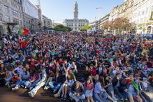 Adeptos portugueses torcem pela Seleção Nacional na final da Liga das Nações