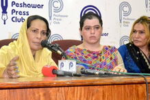 Shakeela e a presidente do movimento Trans Action