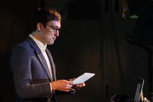 Matt levou, ao longo de dois anos, flores para o homem que desconhecia