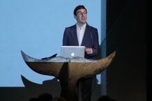 Matt levou, ao longo de dois anos, flores para o homem que desconhecia