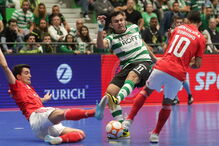 Leão leva final de Futsal para a ‘negra’