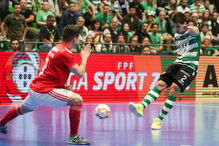 Leão leva final de Futsal para a ‘negra’