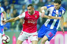 Fransérgio (dir.) pode ser colega de equipa de Danilo Pereira na nova época   