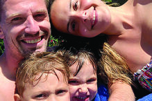 Adrien Silva descansa com a família no Algarve