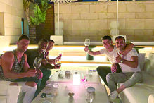 Craque desfrutou da companhia de amigos 