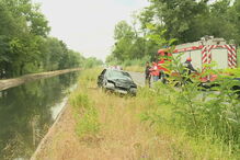 Mulher ferida após carro que conduzia cair dentro de uma vala em Coimbra