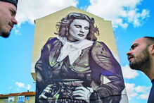 Amália imortalizada num prédio da Amadora na Rua António Duarte Caneças, Falagueira, pelo artista Odeith 