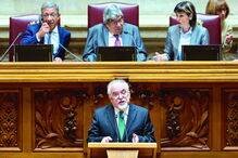 Vieira da Silva teve de responder em plenário da Assembleia da República à interpelação apresentada pelo Bloco   