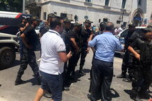 Ataque terrorista faz dois mortos e cinco feridos junto à embaixada francesa na Tunísia