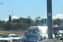 Capotamento de carro condiciona circulação no IC19 em Queluz de Baixo