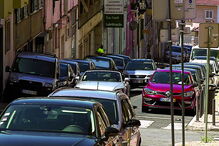 Estacionar em cima do passeio, em Campolide, passou a ser permitido mas apenas em locais com parquímetros da EMEL