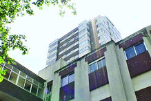 Jovem sobrevive a queda do 16.º andar após noite de festa