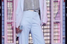 Kylie Minogue encanta fãs em festival 14 anos após batalha contra cancro da mama